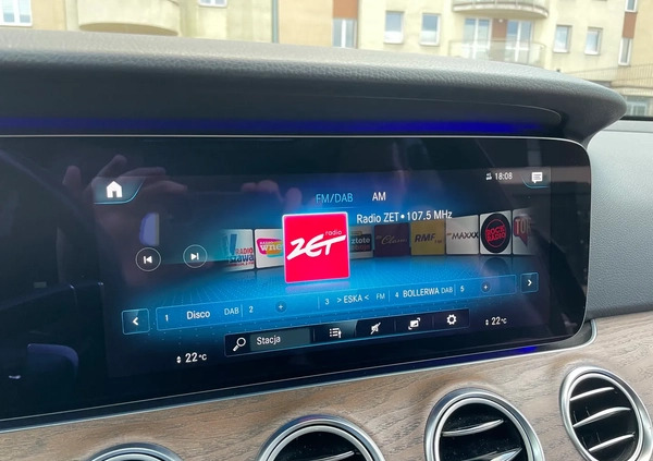 Mercedes-Benz Klasa E cena 159000 przebieg: 73988, rok produkcji 2020 z Piaseczno małe 352